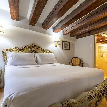 Gondola Luxury - Campo Santi Filippo E Giacomo By Wonderful Italy Venetië Buitenkant foto