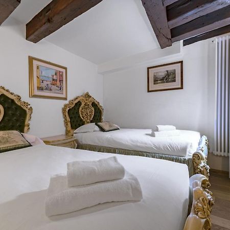 Gondola Luxury - Campo Santi Filippo E Giacomo By Wonderful Italy Venetië Buitenkant foto