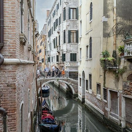 Gondola Luxury - Campo Santi Filippo E Giacomo By Wonderful Italy Venetië Buitenkant foto