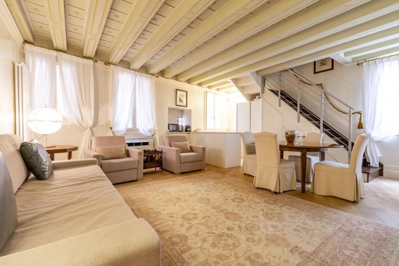 Gondola Luxury - Campo Santi Filippo E Giacomo By Wonderful Italy Venetië Buitenkant foto