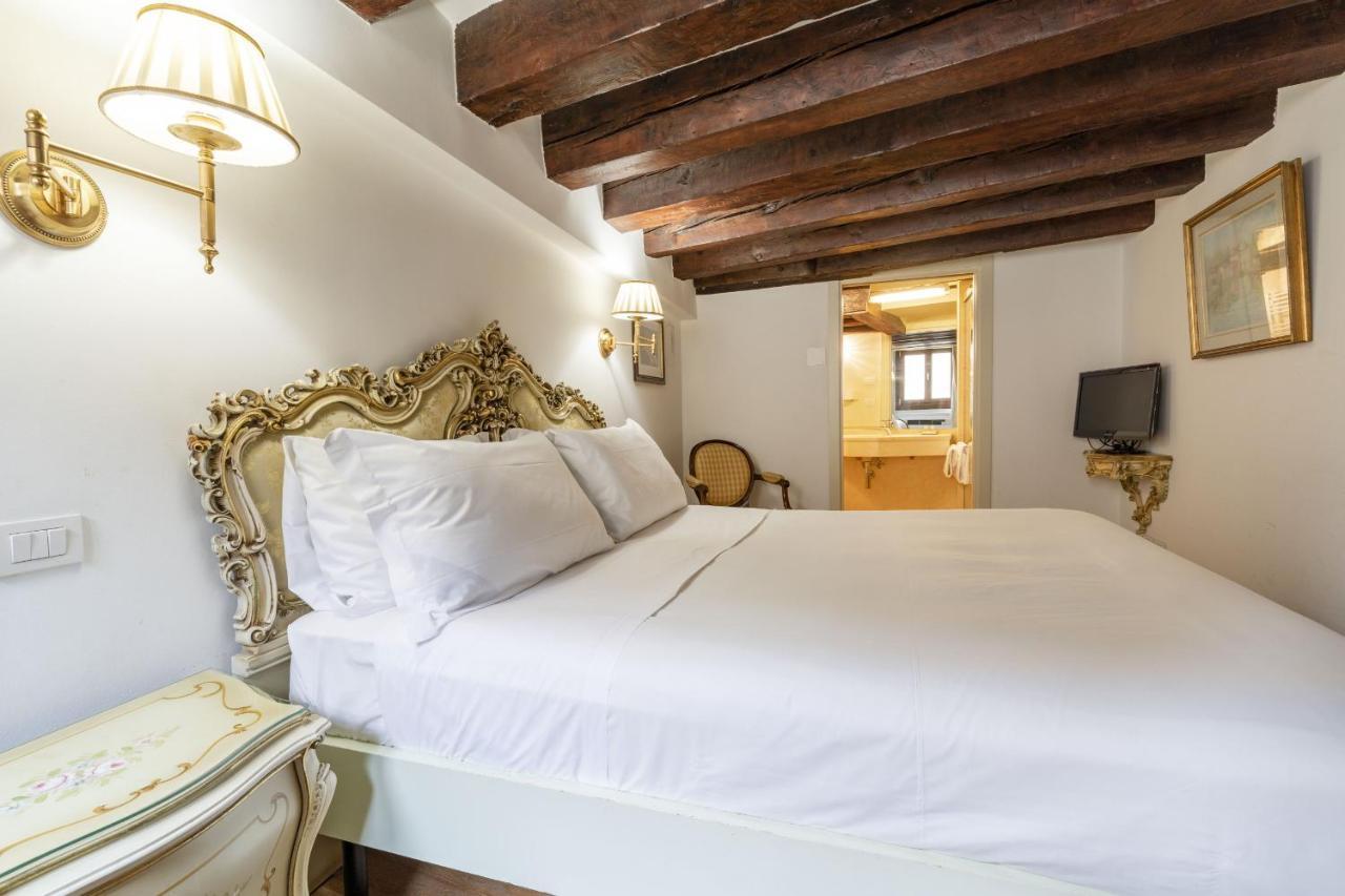 Gondola Luxury - Campo Santi Filippo E Giacomo By Wonderful Italy Venetië Buitenkant foto