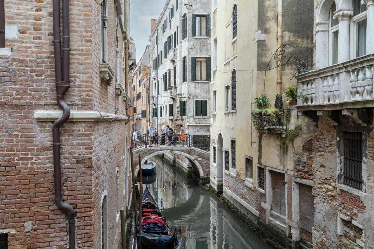 Gondola Luxury - Campo Santi Filippo E Giacomo By Wonderful Italy Venetië Buitenkant foto
