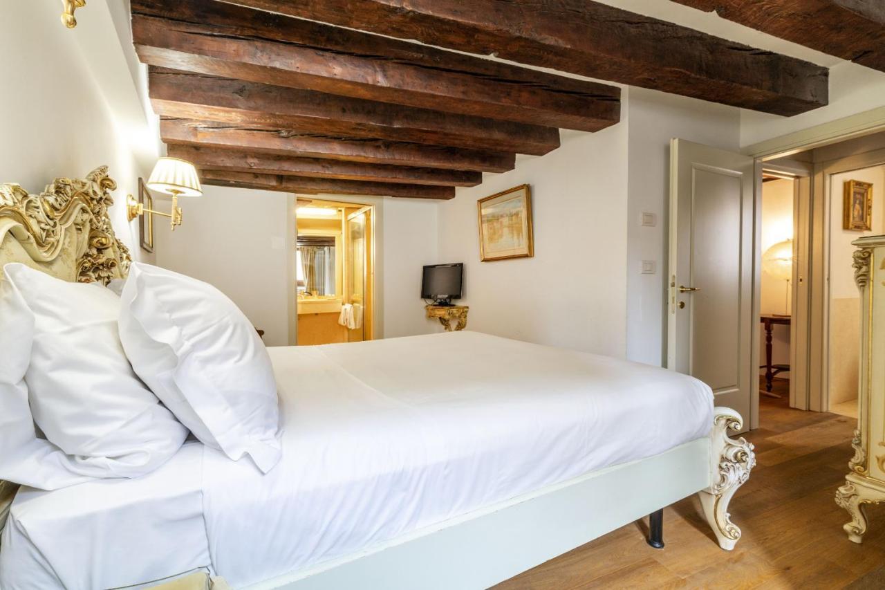 Gondola Luxury - Campo Santi Filippo E Giacomo By Wonderful Italy Venetië Buitenkant foto