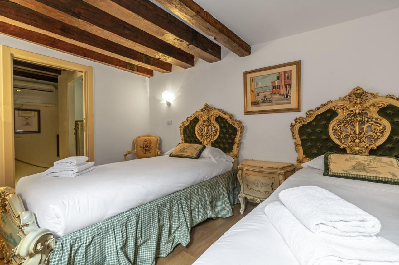 Gondola Luxury - Campo Santi Filippo E Giacomo By Wonderful Italy Venetië Buitenkant foto