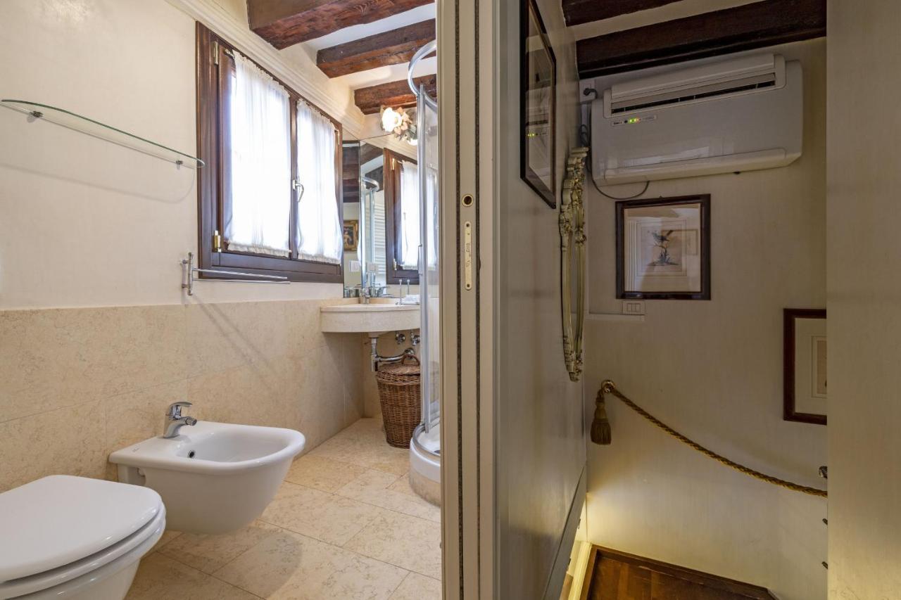 Gondola Luxury - Campo Santi Filippo E Giacomo By Wonderful Italy Venetië Buitenkant foto